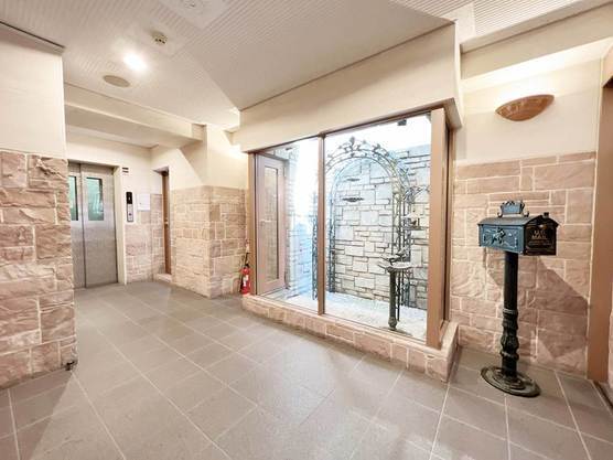 Slide show b4318597 e12f 4742 adde 11d32f056a18