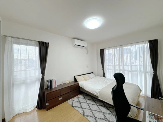 Slide show b087a923 8ebd 4a15 ade7 5a68a73d30c2