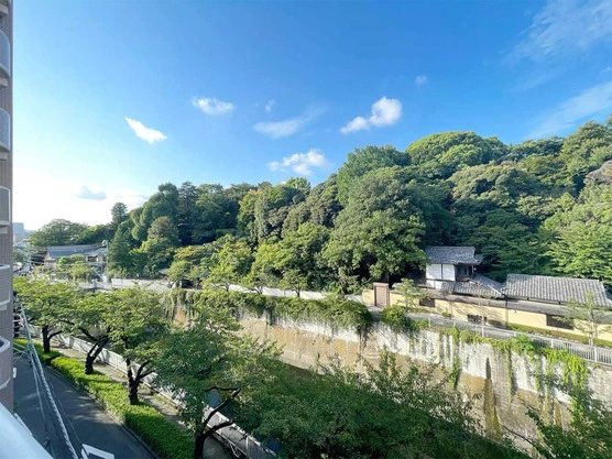 Slide show b13c8a01 6f8b 4c59 9a0d 6dbac3eb4c6e