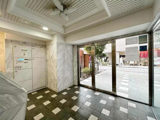 Slide show ee16418e d05c 43b2 a0fd 09dc1e10cc0f