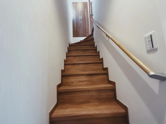 Slide show bd9c42fe d424 43b0 8757 187d86f29153